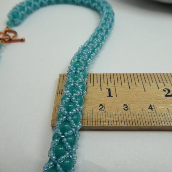 Netted Uranium glass bead necklace - Picture 9 of 12